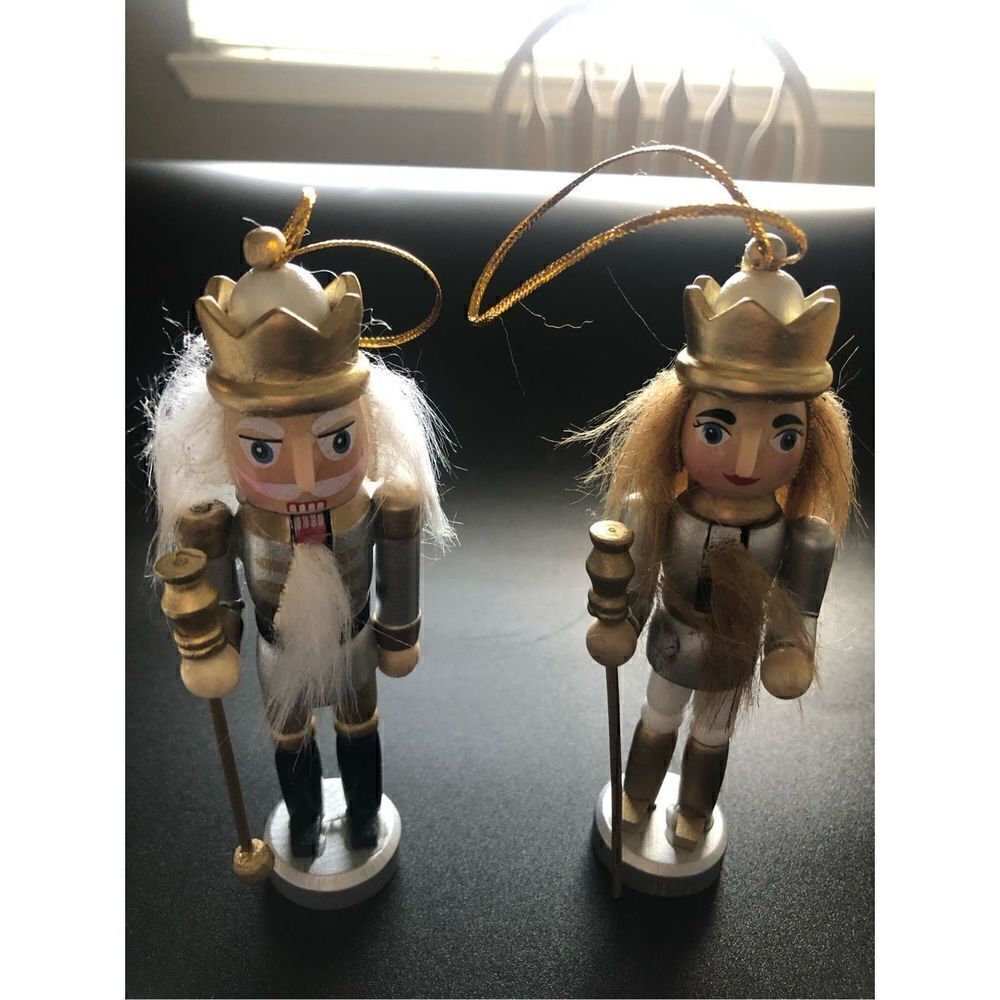 Christmas Decoration Wooden Nutcracker Ornaments Soldiers Set of 2